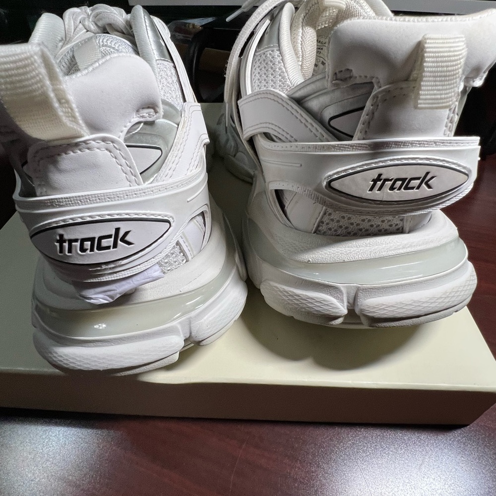 BALENCIAGA
Track Sneakers - Picture 11 of 12